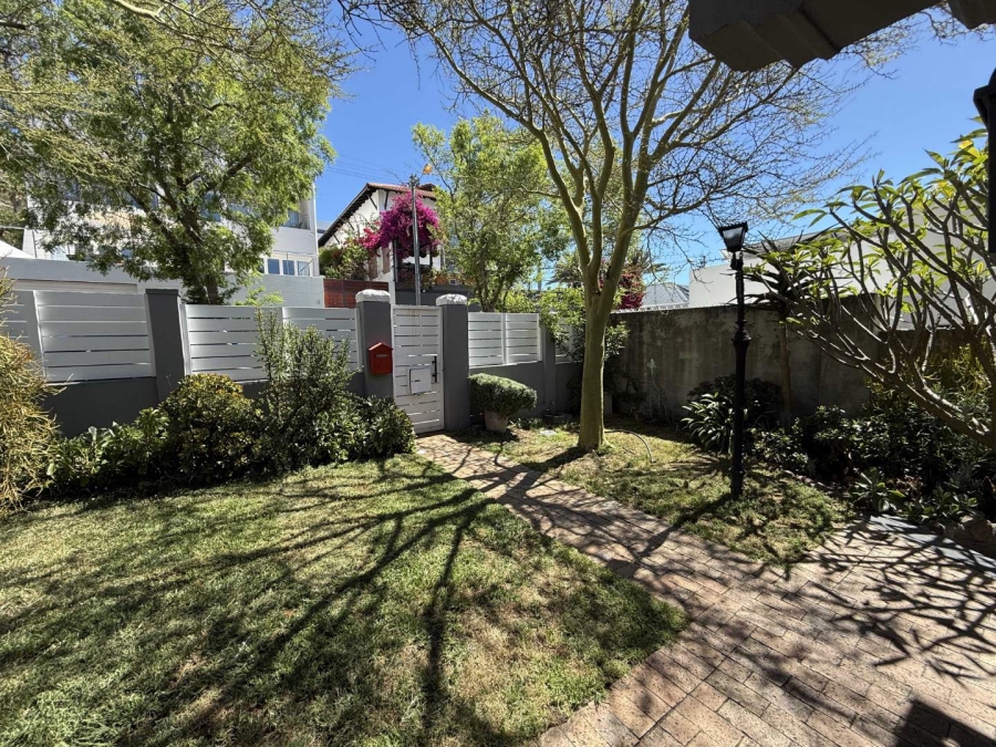 To Let 2 Bedroom Property for Rent in Fresnaye Western Cape